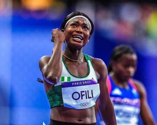 Favour Ofili in tears after 6th place in 200 meters final at Paris Olympics