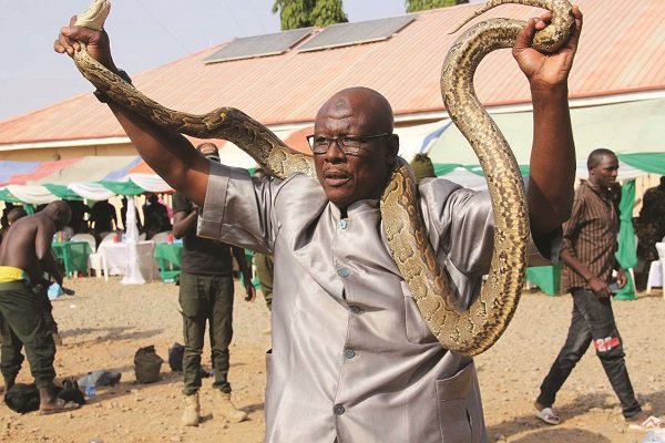 APC suspends Kebbi governor’s aide over snake at govt house