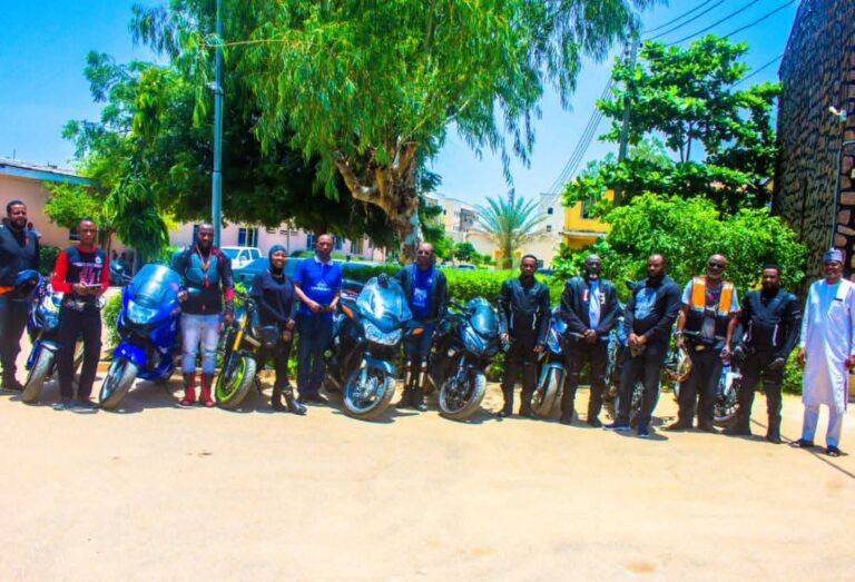 Kano bikers