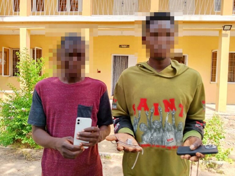 Suspected armed robbers