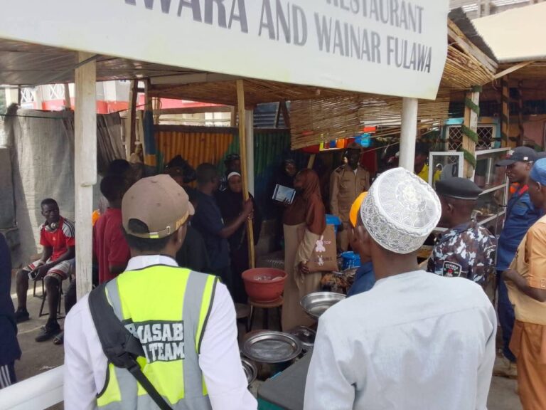 Mobile court cracks down on illegal dumping, unhygienic businesses in Kano